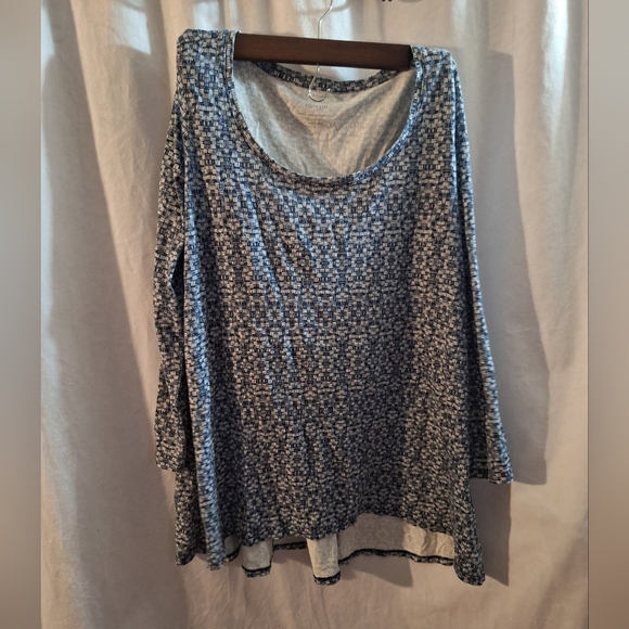 Elegant Blue Patterned Long Sleeve Top - Picture 1 of 6